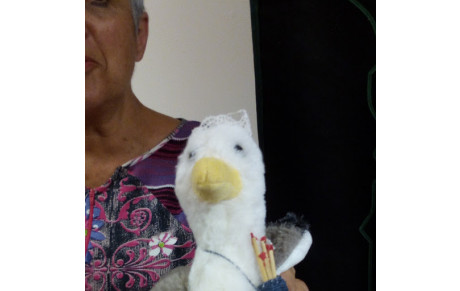 Une mascotte aux archers de la Seulles